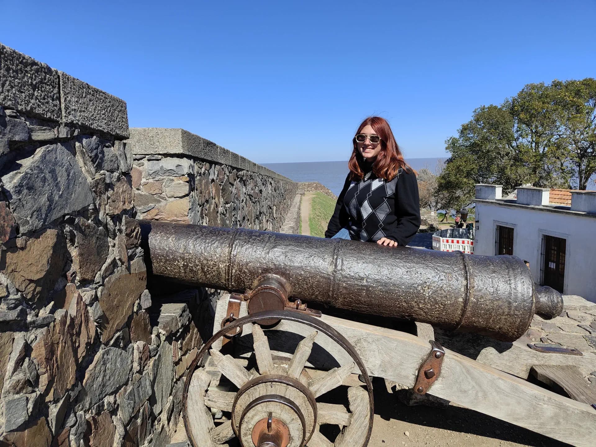Giulia De Cunsolo Smuru 2023 Uruguay Studentessa Monumento Pag Programma Orizzontale (6)