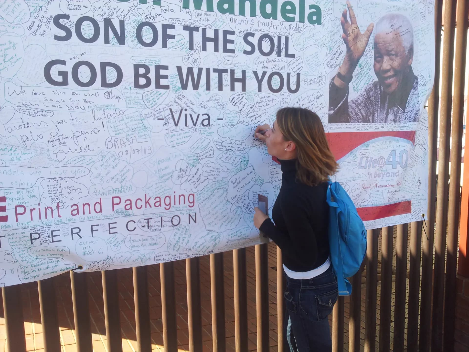 Joseph Ellard Chaperon IP Rsa 2013    Sudafrica  Studentessa   Cartello    Pag Paese   Orizzontale (3)