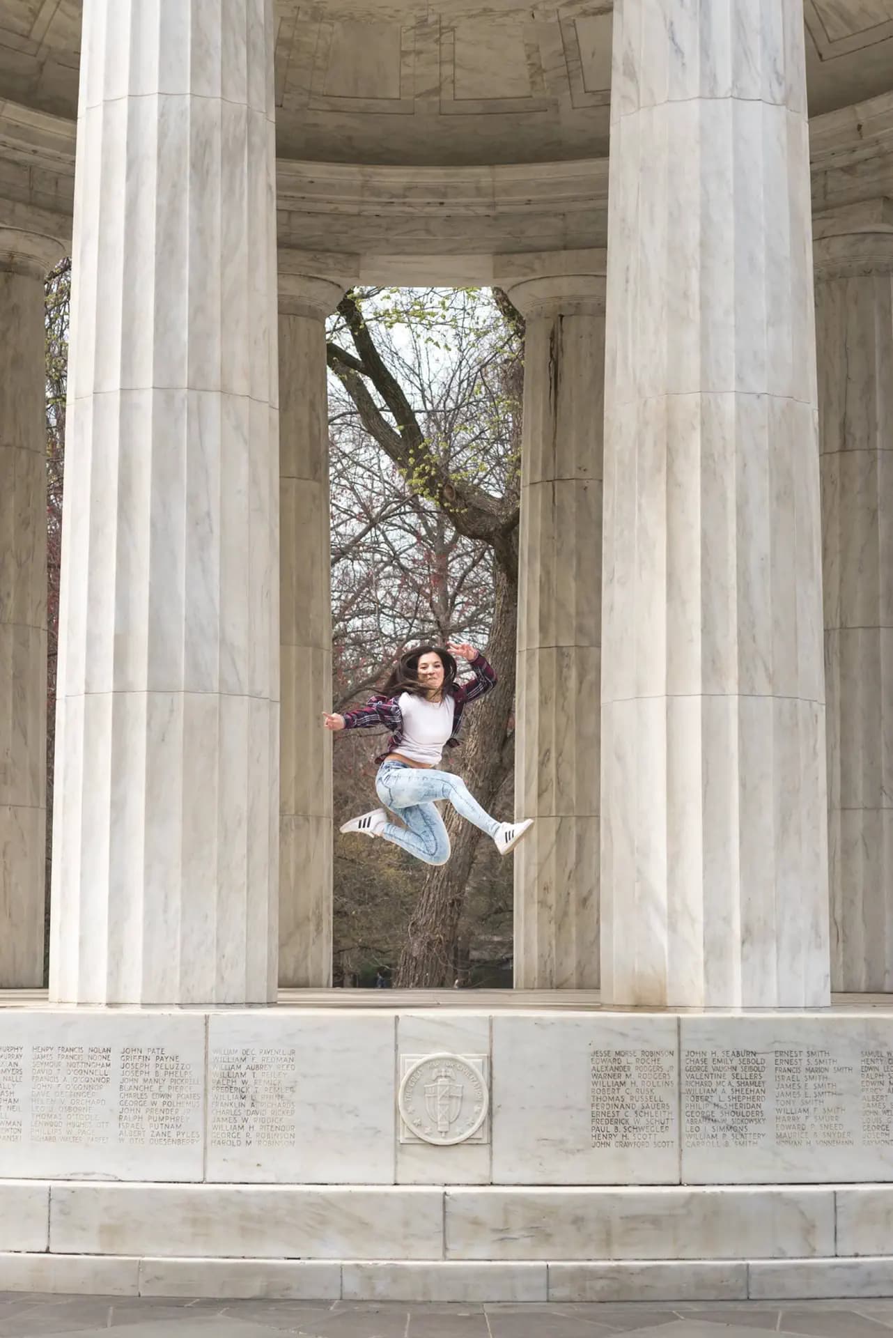 Alessia Soro Y Psc Nh 2016 Usa   Stati Uniti   Studentessa   Monumento   Pag Paese   Verticale (2)