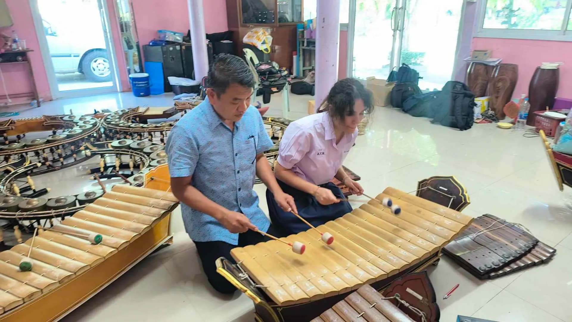 Alice Elisir T Rse Nh 2023 Tha Thailandia Studentessa Scuola Musica Pag Programma Orizzontale (1)