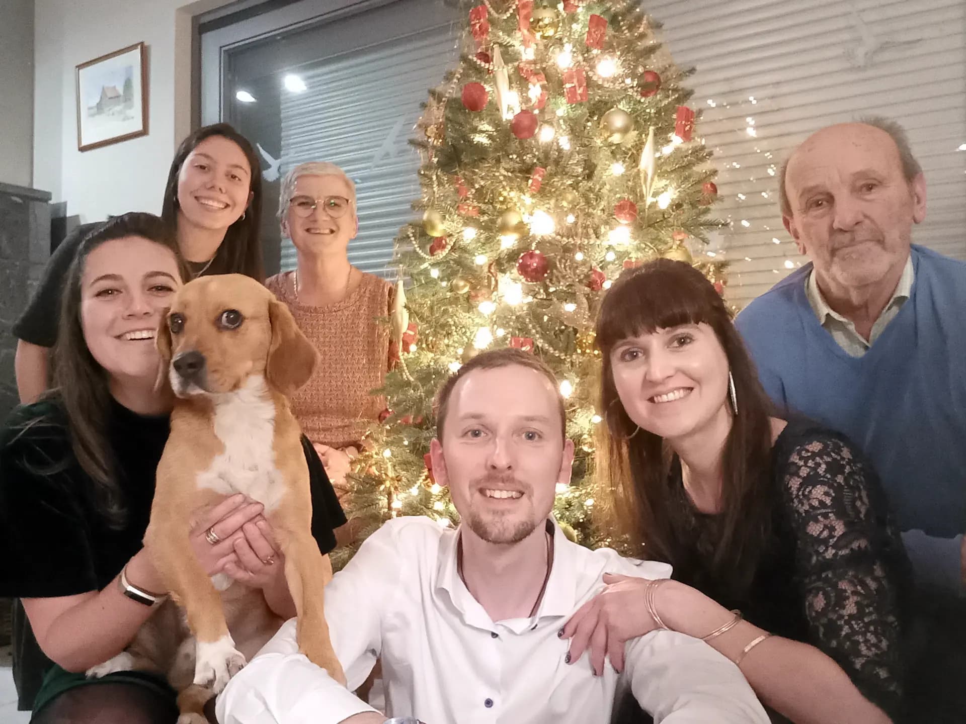 Camilla Ruscigno Ypbfl 21 22  Belgio Bfl   Studentessa   Famiglia Ospitante   Casa   Cane    Pag Programma   Orizzontale