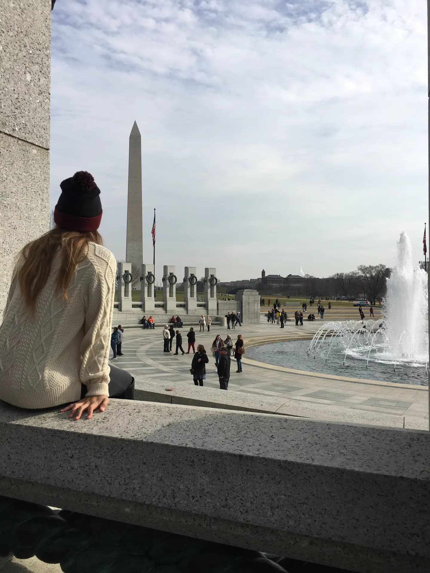 Sara Ursini  Y Psc Nh 2017 Usa   Stati Uniti   Studentessa  Città   Paesaggio   Spalle   Pag Paese   Verticale (1)