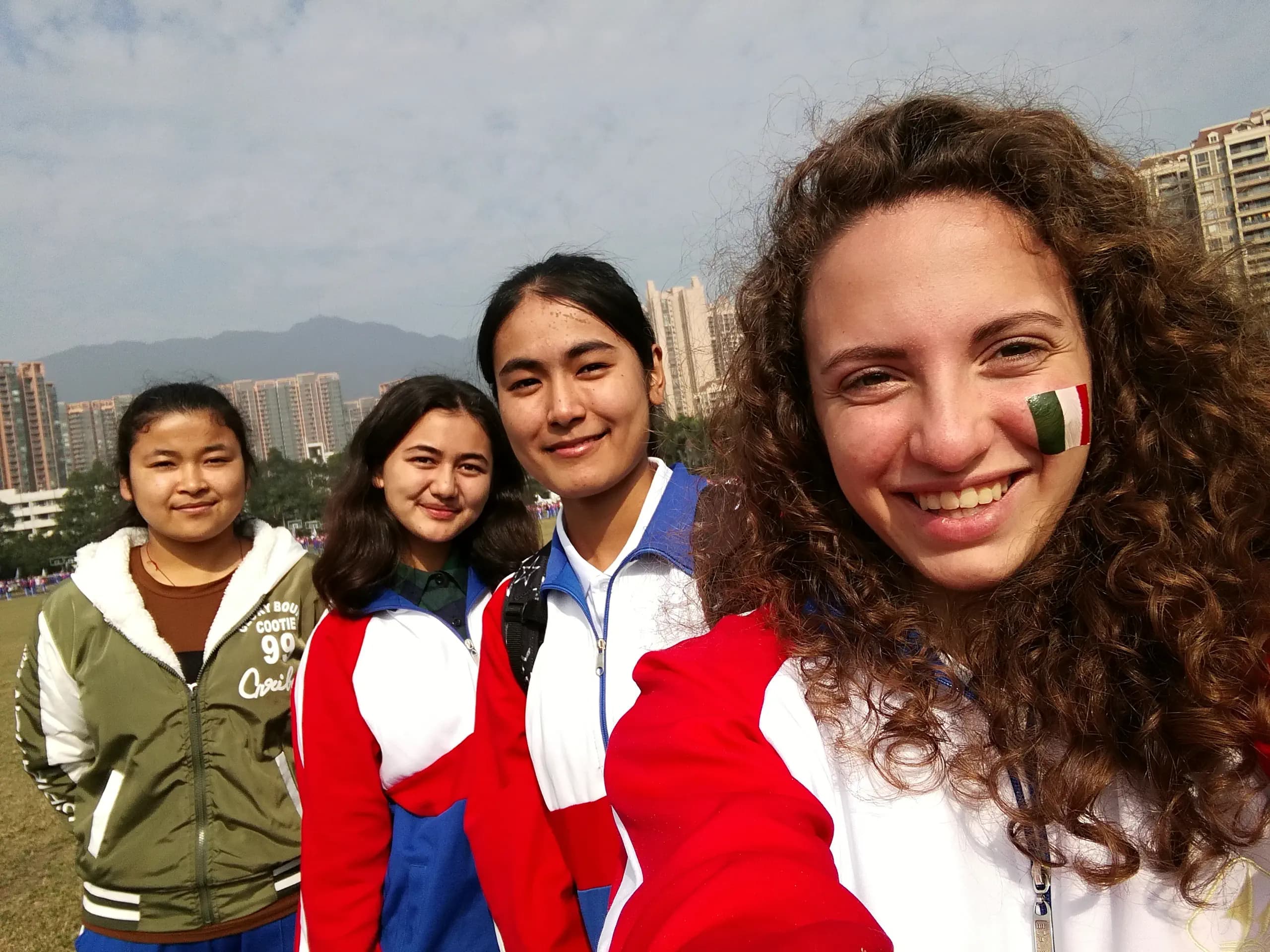 Francesca Colombi Cina Studentessa Gruppo Scuola Divisa Pag Programma Orizzontale (2)