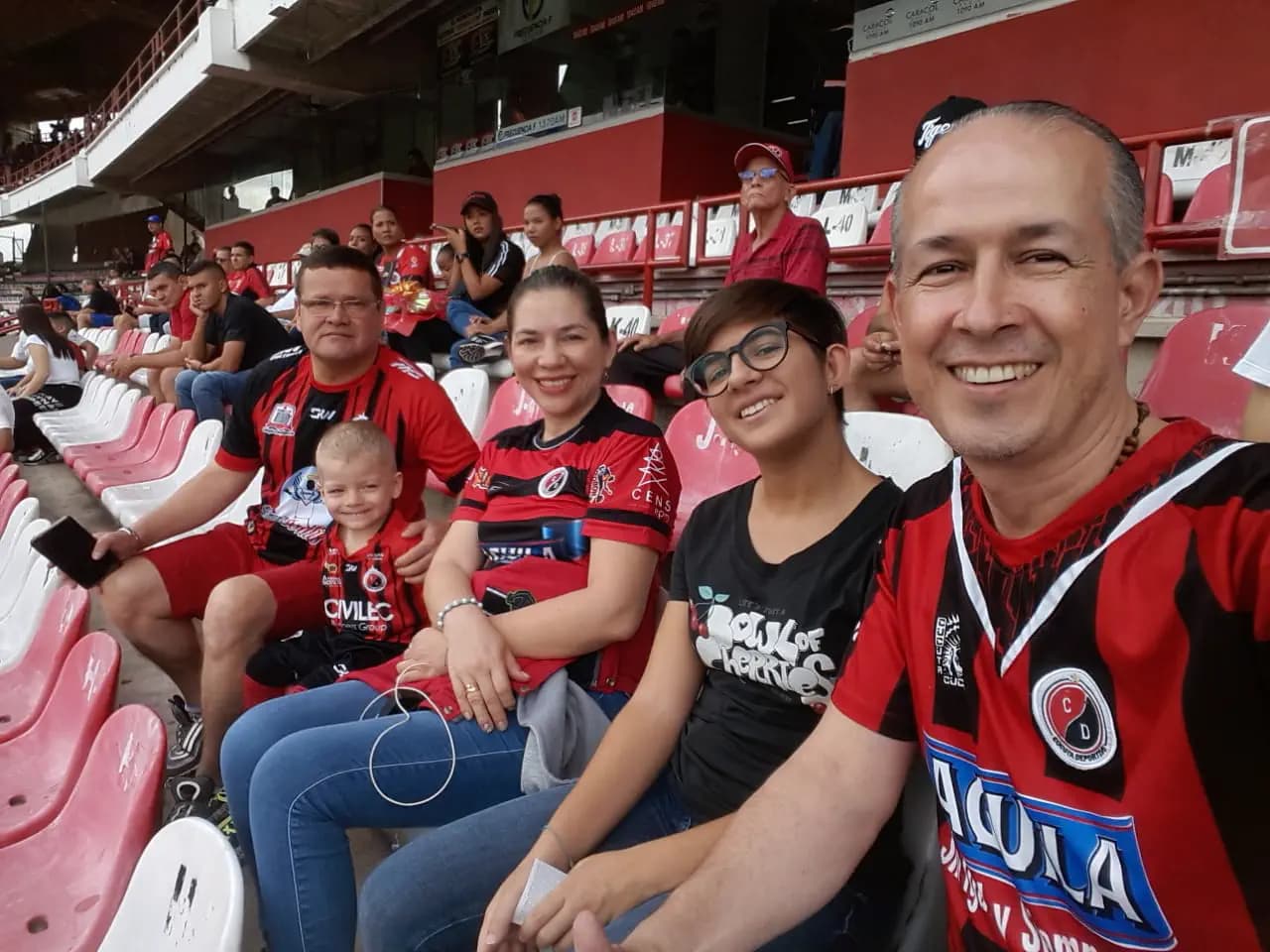 Ludovica D Iquattro Y Psc N H19 Col Colombia Studentessa Famiglia Ospitante Sport Stadio Pag Programma Orizzontale (1)