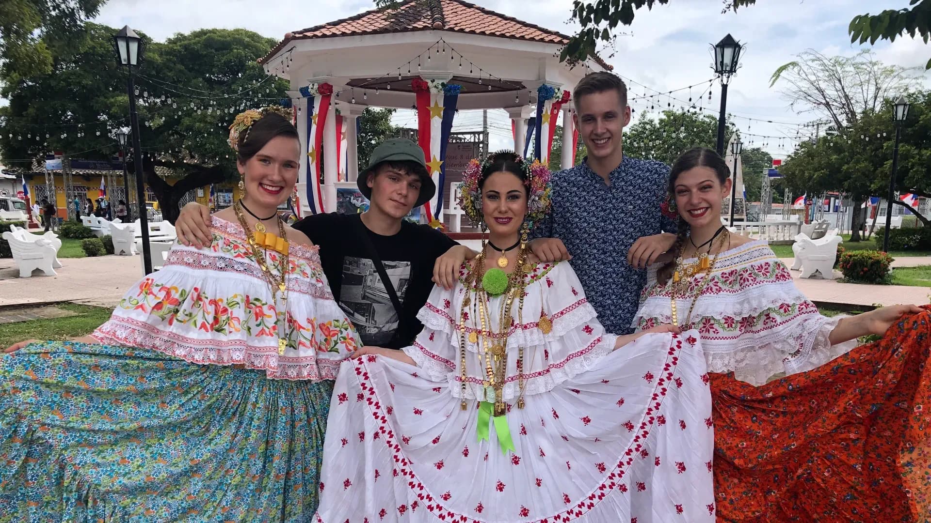 Afs IP Panama Gruppo Costume Tradizionale Pag Programma Orizzontale 2