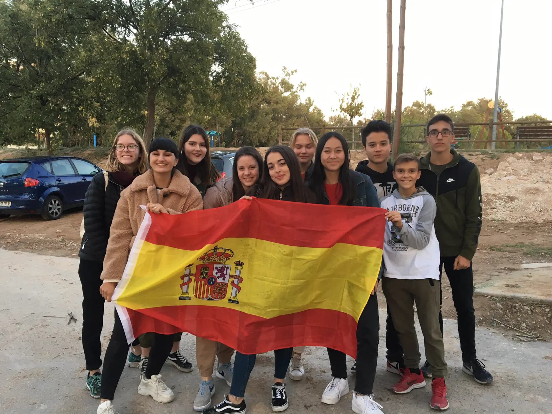 Giulia Gentili T Rec N H19 Esp Spagna Studentessa Gruppo Bandiera Pag Programma Orizzontale (3)