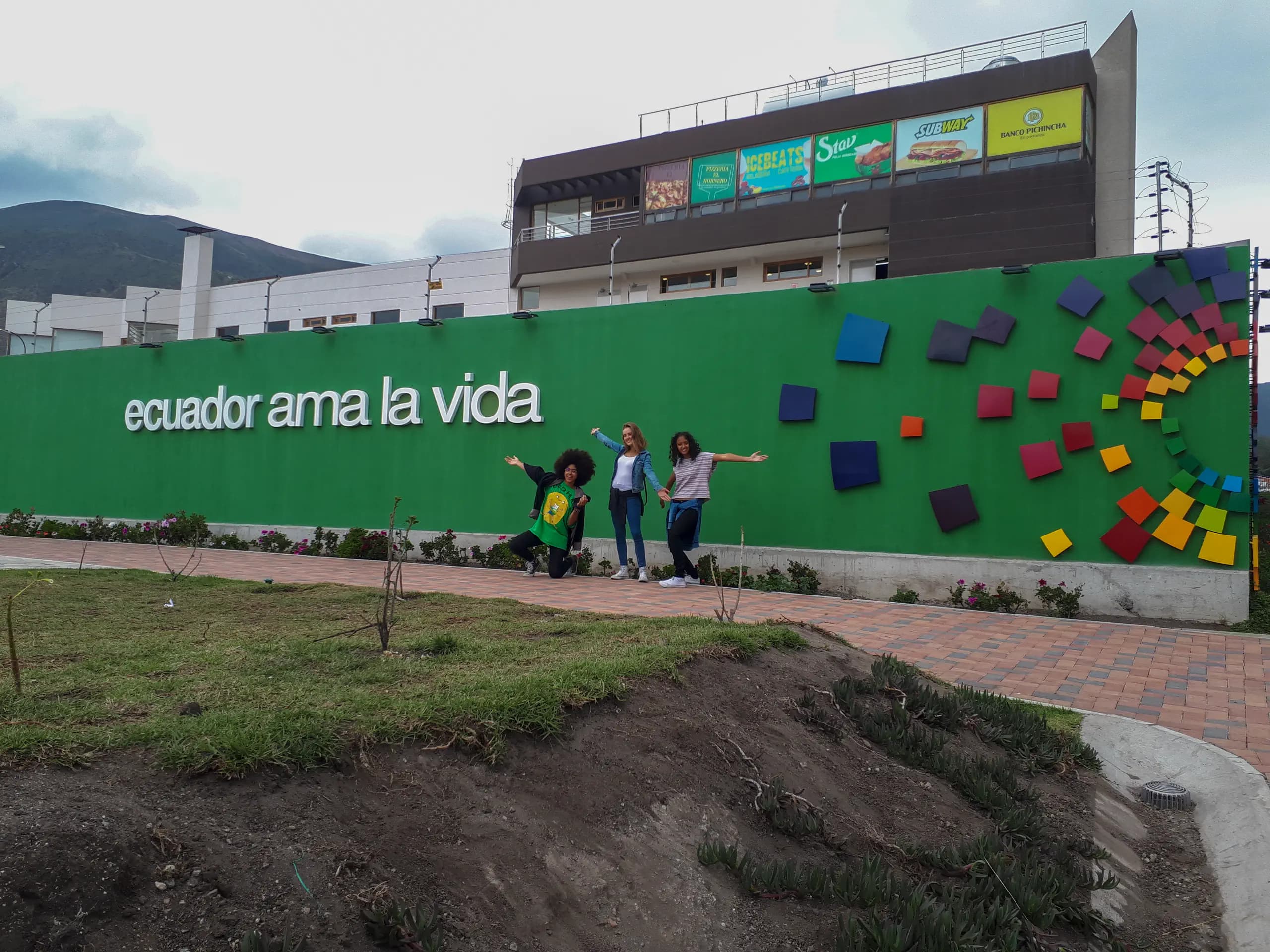 Aurora Asperti Y Psc N H2017 Ecu Ecuador Murales Pag Paese Orizzontale
