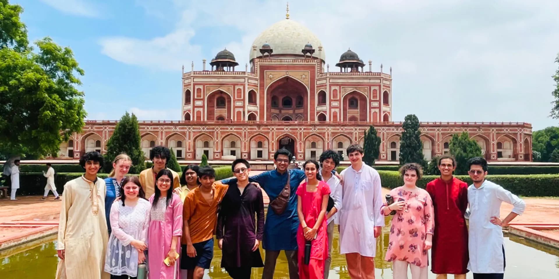 Afs IP India Gruppo Monumento Pag Paese Orizzontale (4)