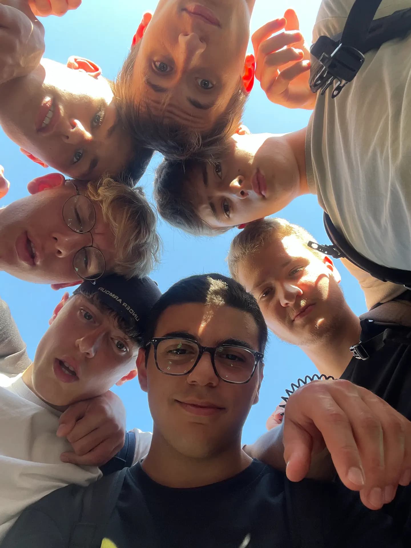 Francesco Fanari Yp 2023 Cze Rep Ceca Studente Gruppo Selfie Pag Programma Verticale (1)