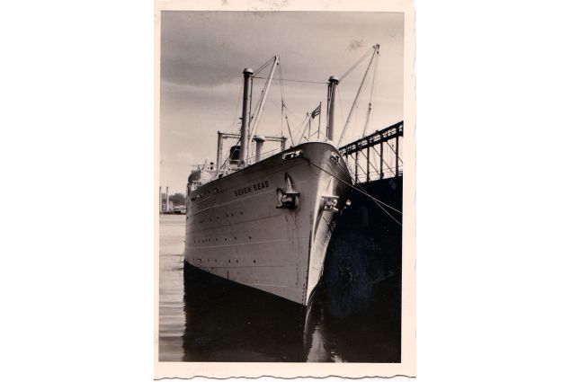 L'arrivo della Seven Seas, storica nave degli AFSers, al porto di New York